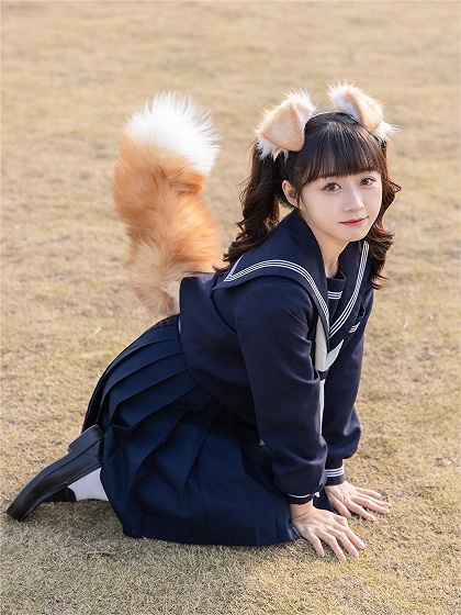 4 Colors Electric Handmade Faux Fur Wigglie Tail (Work on Two AA Batteries Which Need to be Prepared by Customers)